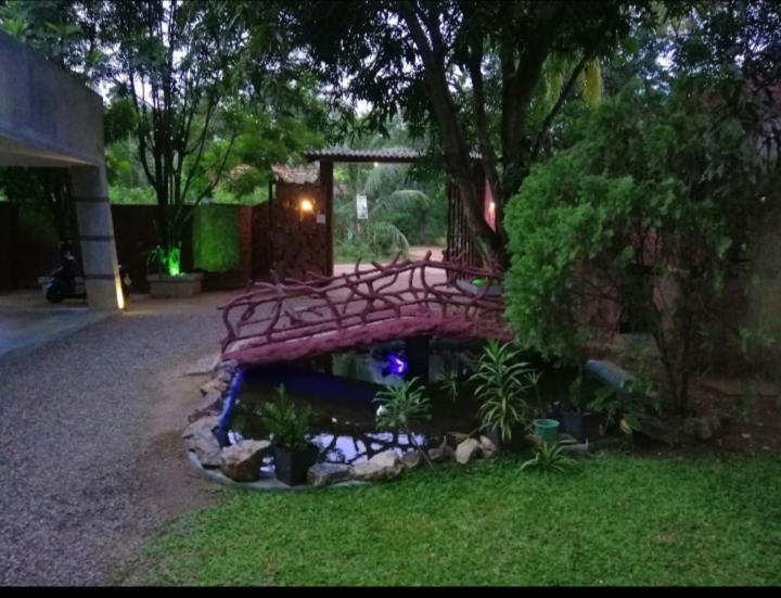 Induwara Safari Resort Удавалаве Экстерьер фото