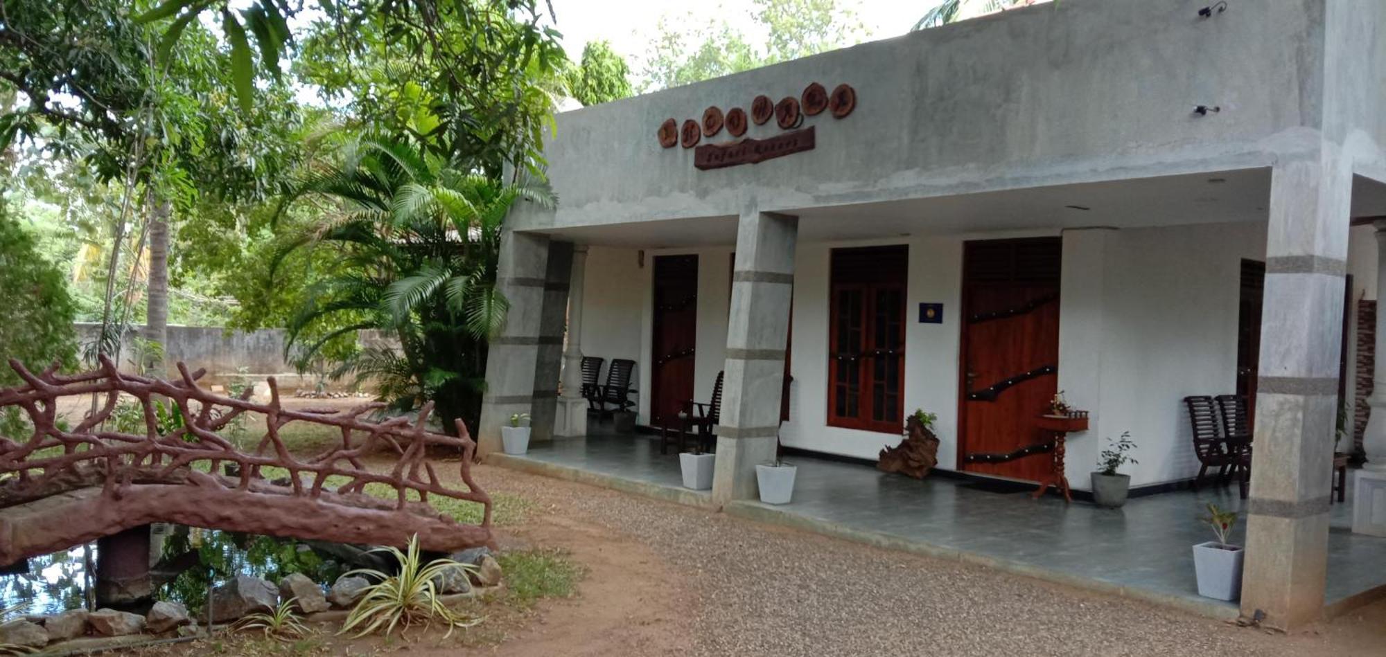Induwara Safari Resort Удавалаве Экстерьер фото