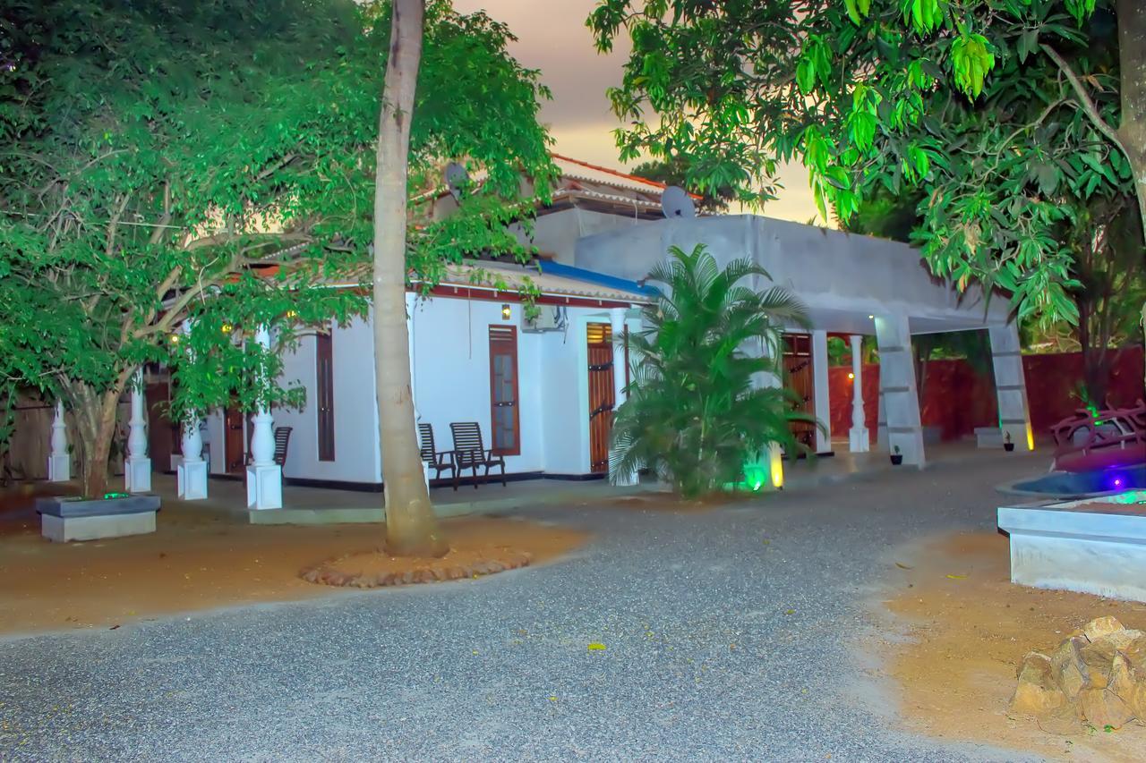 Induwara Safari Resort Удавалаве Экстерьер фото