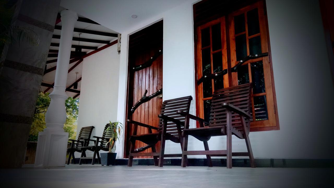 Induwara Safari Resort Удавалаве Экстерьер фото