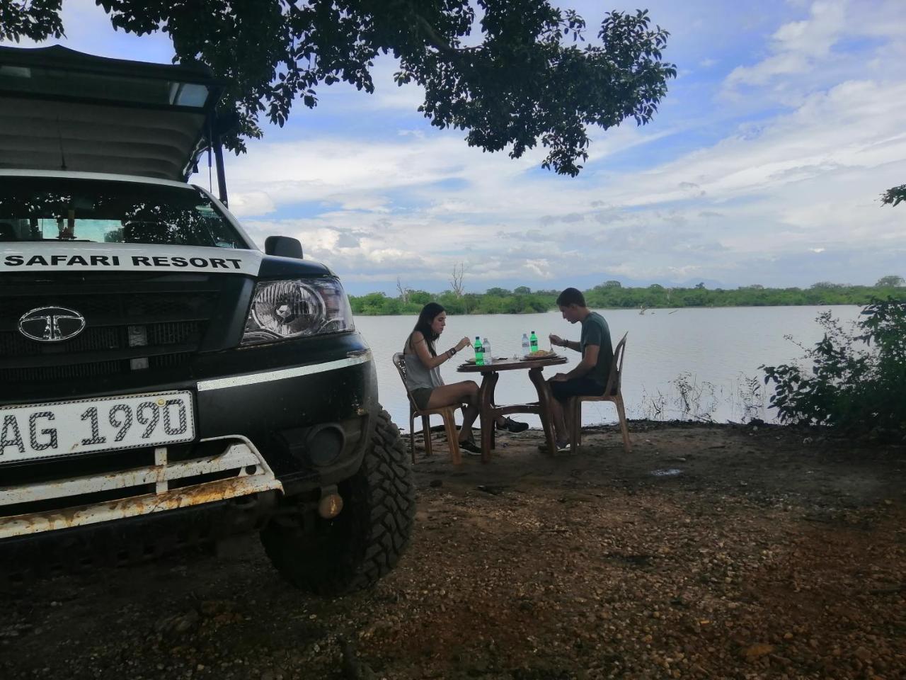 Induwara Safari Resort Удавалаве Экстерьер фото