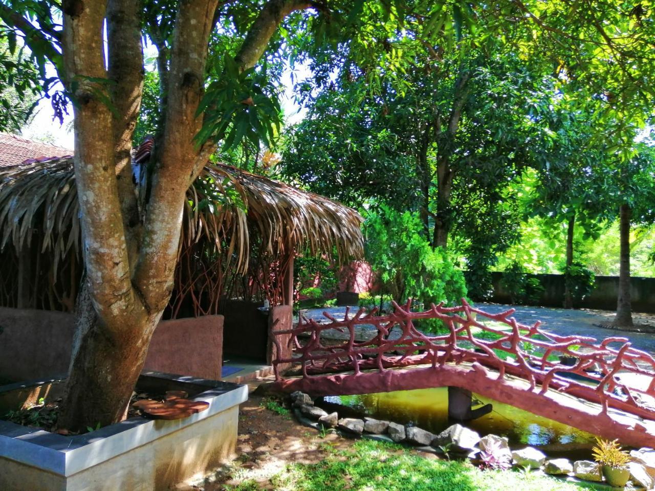Induwara Safari Resort Удавалаве Экстерьер фото